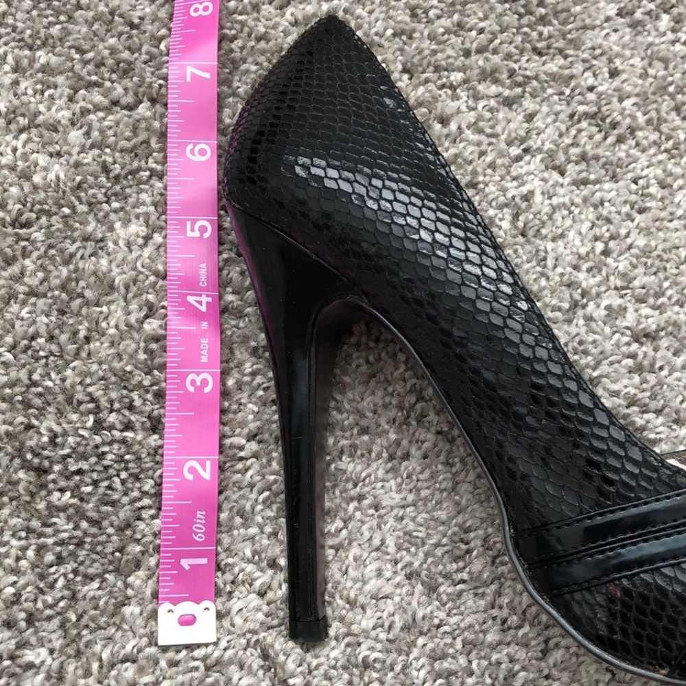 Charles by Charles David Black Pumps - Size 8 - Picture 8 of 8